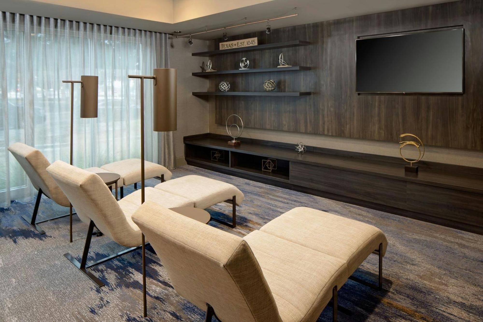 Courtyard By Marriott Dallas Downtown/Reunion District Bagian luar foto
