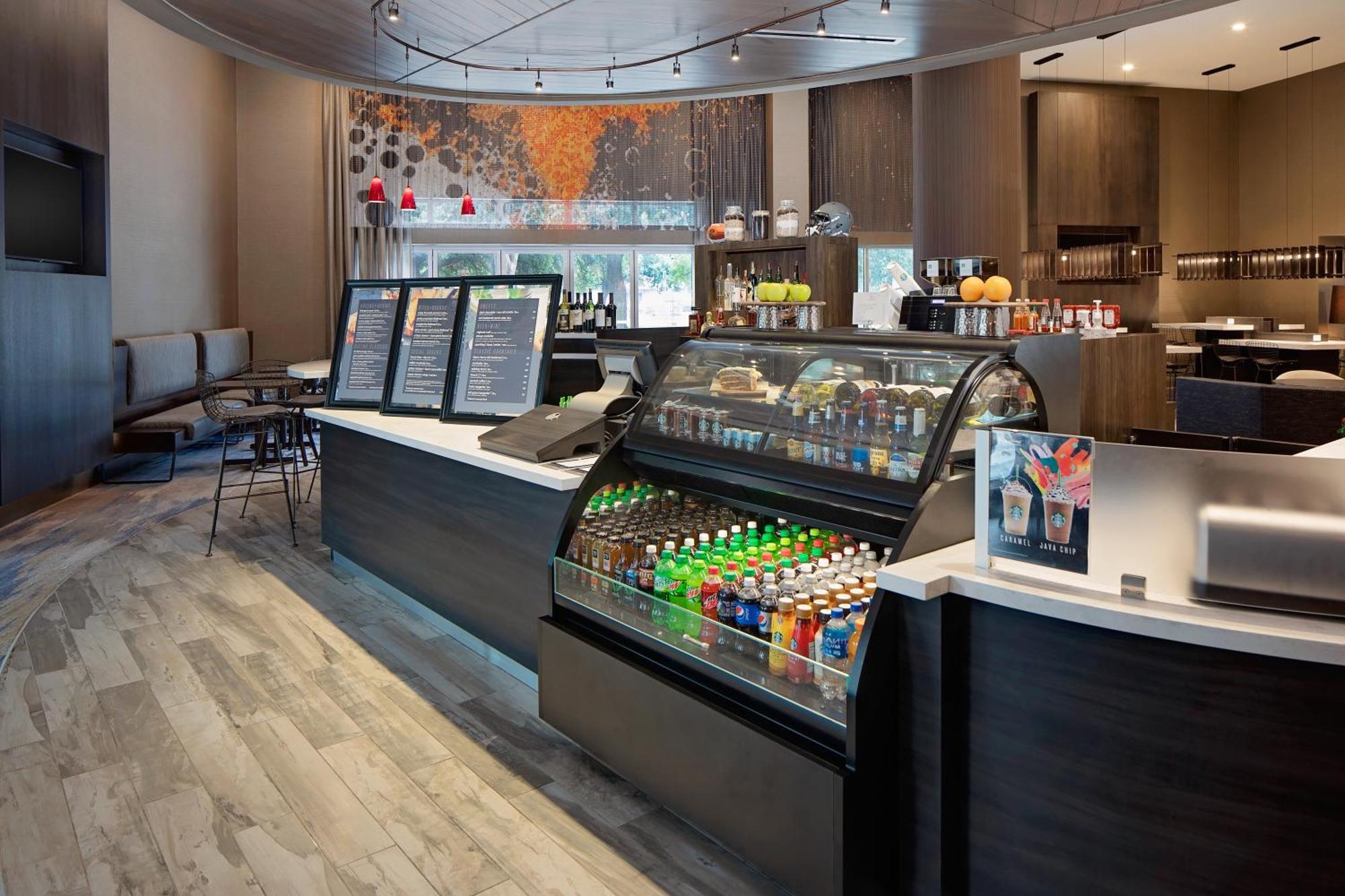 Courtyard By Marriott Dallas Downtown/Reunion District Bagian luar foto